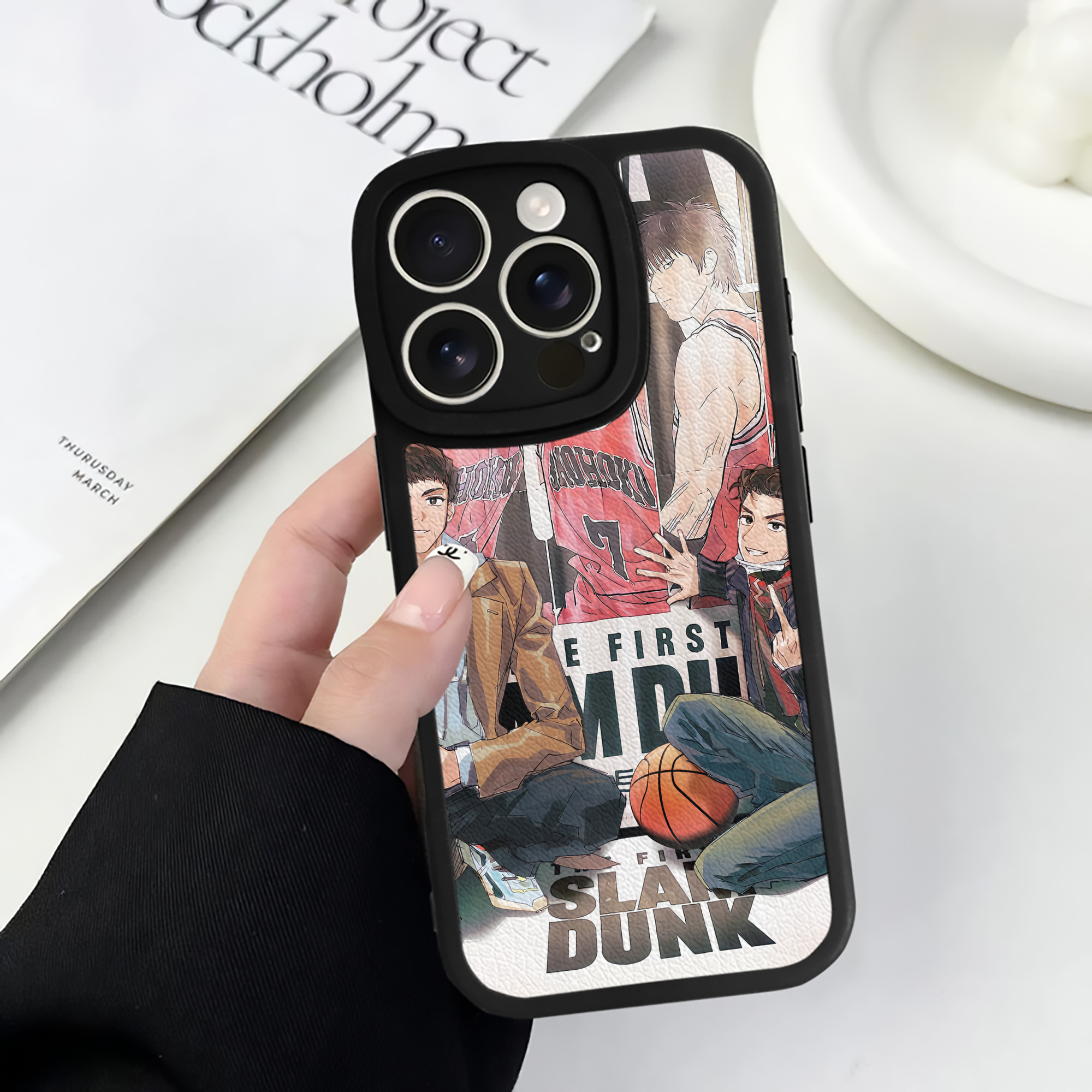 （画像用） SLAM DUNK／スラムダンク 【iPhone 16シリーズ対応】シリコンスマホケース（レザー調） 材質：シリコン